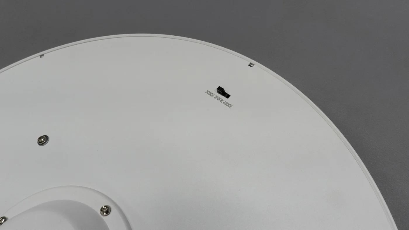 Close-up of the adjustable colour temperature switch of Fera: 3000K, 3500K or 4000K